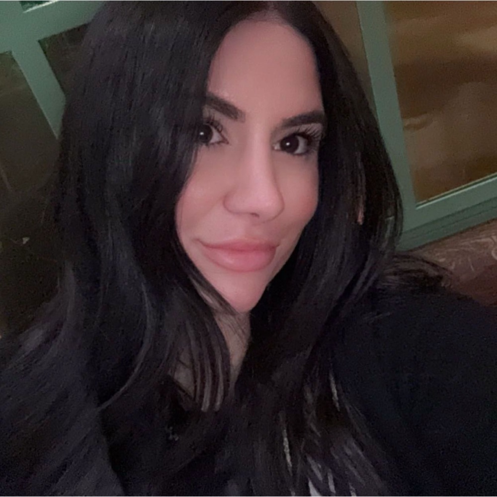Meet your Posher, Vicky